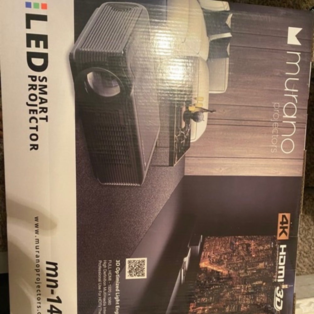 Murano Projector & Screen